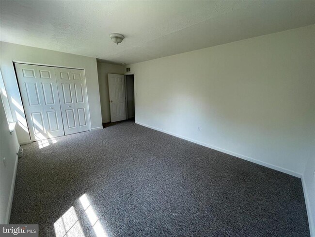 Foto del edificio - 334 Cherry St
