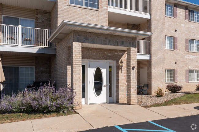 Entrance - Brookstone Condominiums