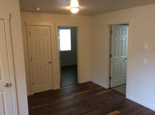 Foto del edificio - 909 W 4th Ave