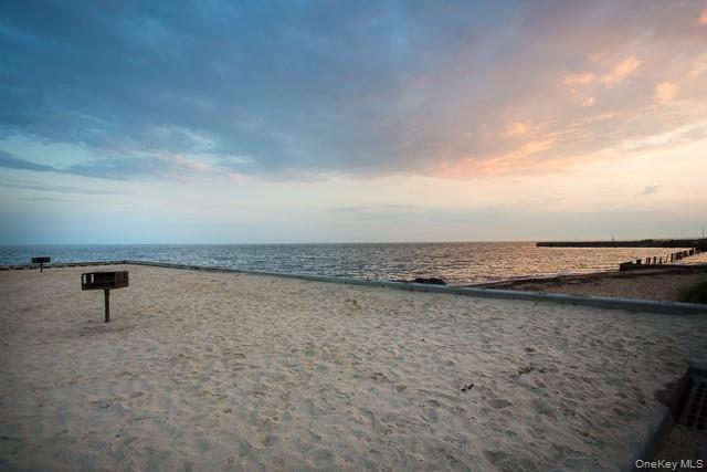 Foto del edificio - 333 Candee Ave