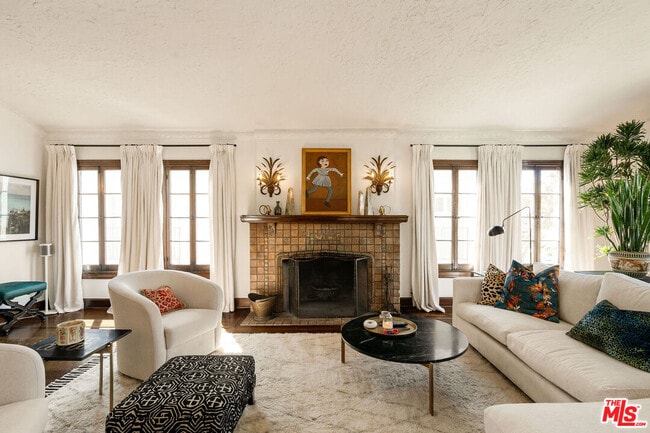 Foto del edificio - 144 S Orange Dr