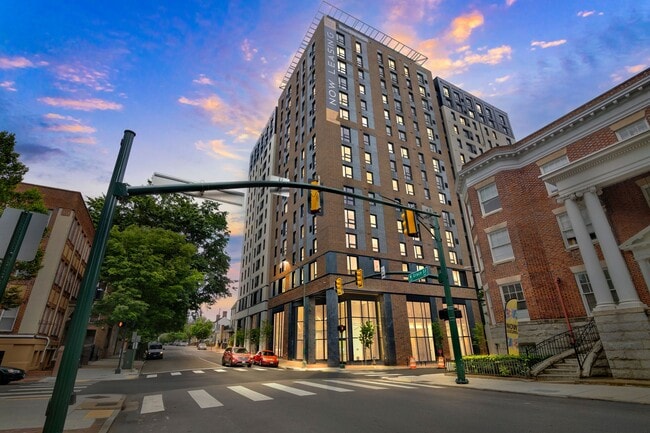 Building Photo - Parc View at Commonwealth