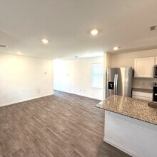 Building Photo - 11926 Midas Ln