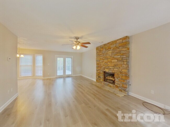 Foto del edificio - 530 N Oakland Cir