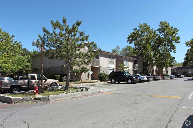 Bethany Square Apartments - 1900 Parkside
