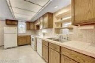 Building Photo - 1825 Casa Vista Dr