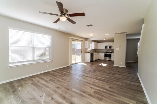 Building Photo - 9002 Meadow Springs