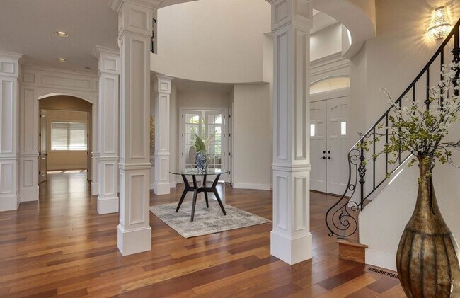 Building Photo - Stunning Mediterranean-style villa situate...