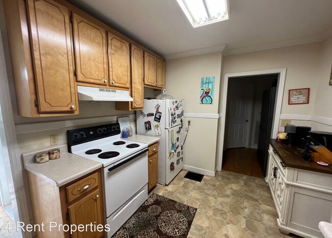 Building Photo - 3 br, 2 bath House - 112 Lawn St