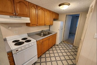 Building Photo - 426-426 W Washington Ave