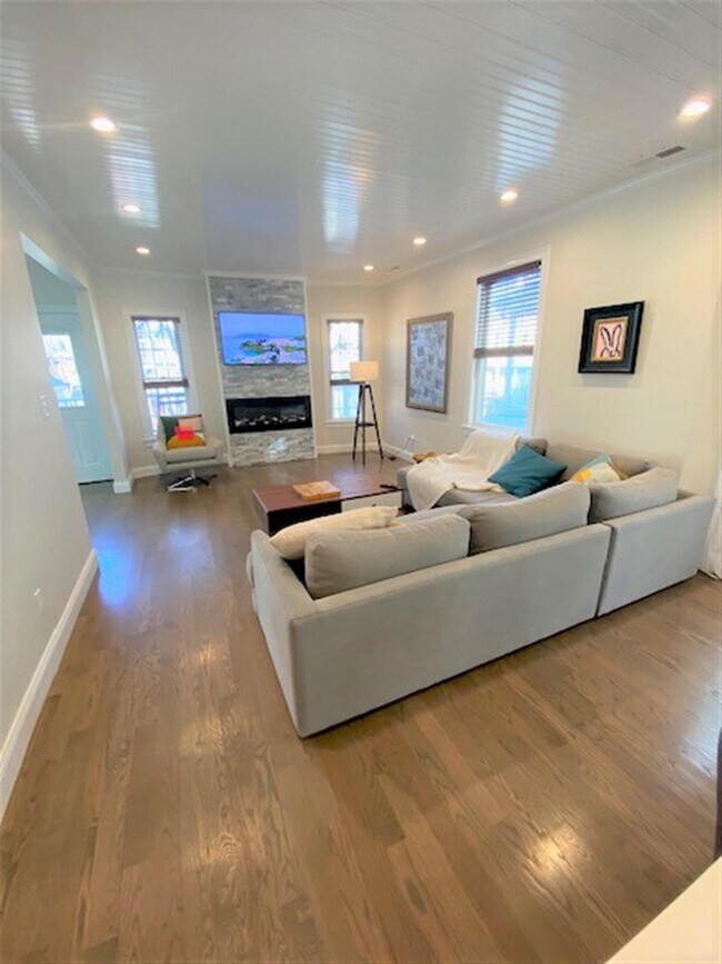 Foto del edificio - 18 Laurel St