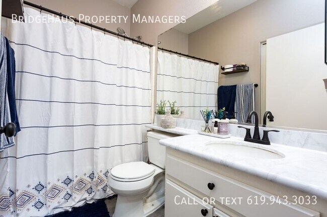 Foto del edificio - 5448 Mandarin Cove