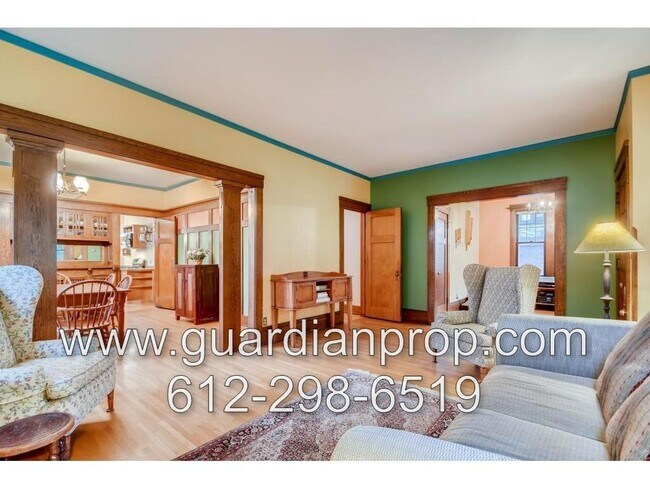 Building Photo - Craftsman Bungalow on Summit Avenue Availa...