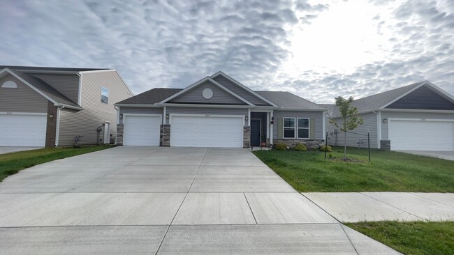 Building Photo - Fieldstone at the Crossing...LARGE 3 Bed 2...