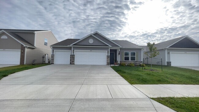 Foto del edificio - Fieldstone at the Crossing...LARGE 3 Bed 2...