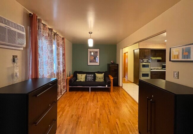 Foto del edificio - 163 Hutton St