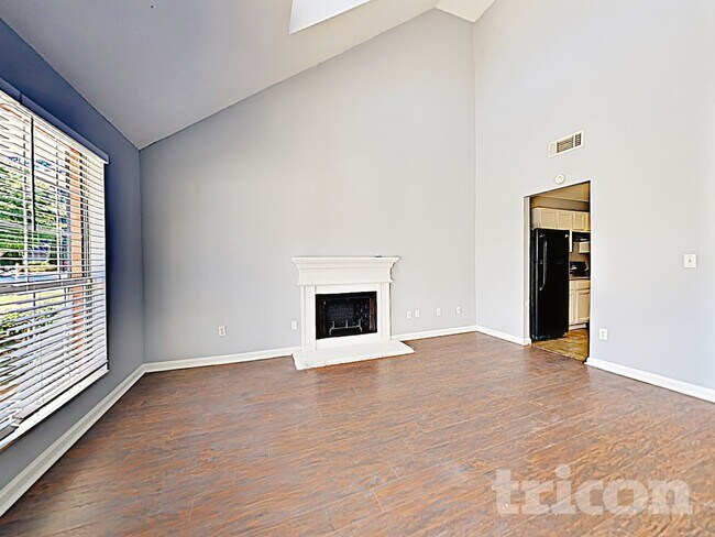 Building Photo - 416 Hillandale Park Dr