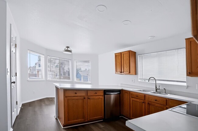 Building Photo - 2489 Comanche Creek Dr