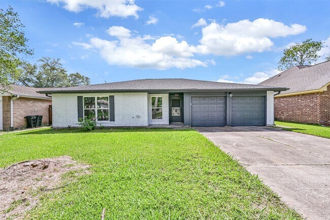 Building Photo - 16718 Barcelona Dr