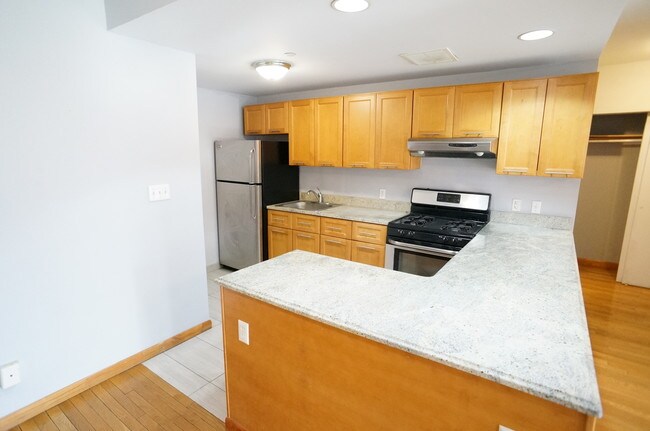 Building Photo - 615 E 138th St