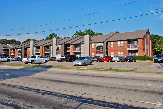 Building Photo - Crescent Apartments