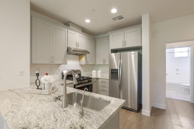 Building Photo - 5513 Great Oaks Pky