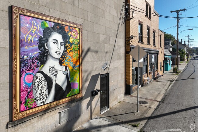 Colorful murals add artistic flair to Zelienople’s walkable downtown.