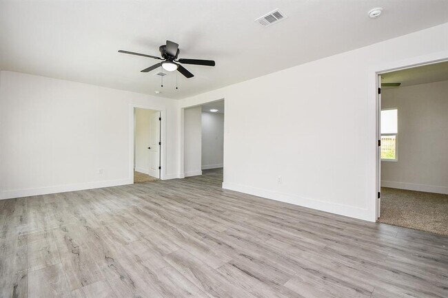 Foto del edificio - 4223 Elmwood St