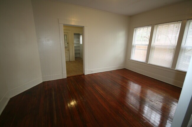 Foto del edificio - Adorable Bungalow Home in Old West Durham ...