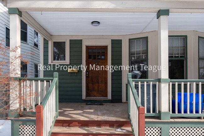 Building Photo - Charming four bedroom