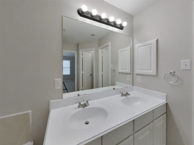 Foto del edificio - 16821 Greenhouse St