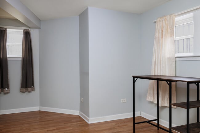 Foto del edificio - 6345 N Washtenaw Ave