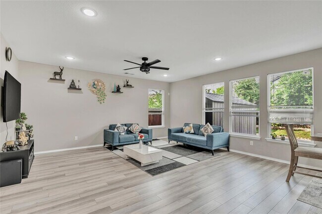 Foto del edificio - 520 Ayinger Ln