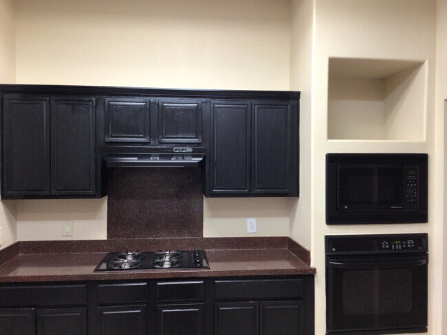 Building Photo - 4724 Chaucer Court