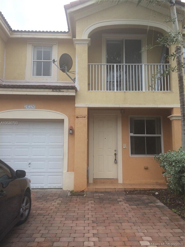 24326 SW 109th Ct, Homestead, FL 33032 Townhouse for Rent in Homestead, FL