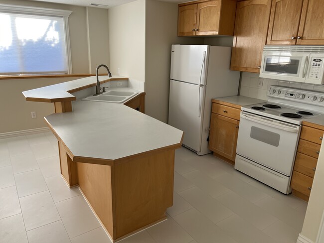 Kitchen - 850 W 3650 N