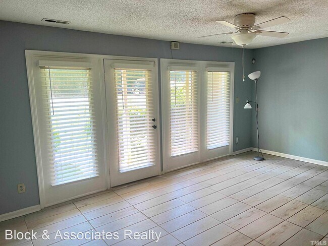 Foto del edificio - 2 br, 2 bath House - 1300-103 Park Glen Dr.