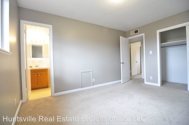Building Photo - 2801 Academy Dr NW