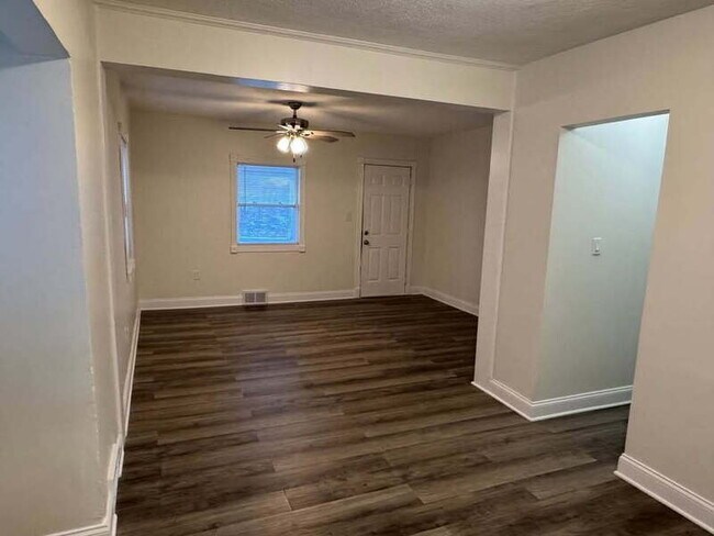 Foto del edificio - 3528 Rollins Ave