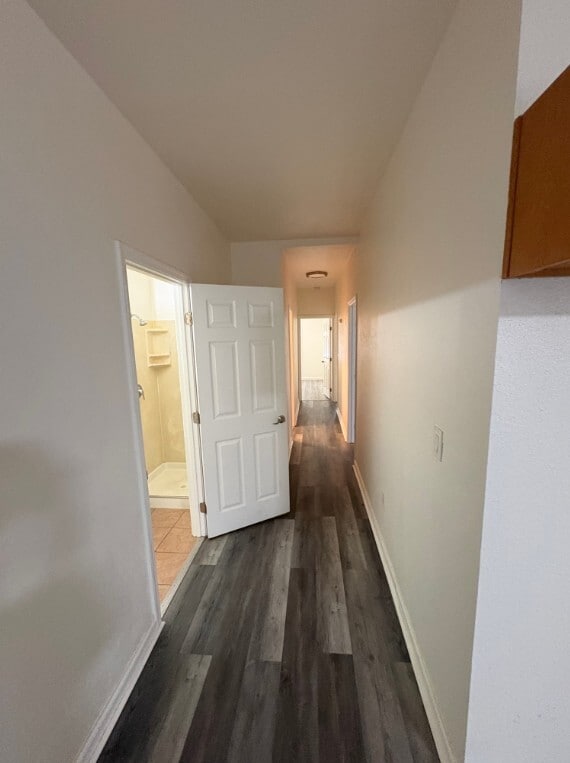 Building Photo - 342 W 10th St