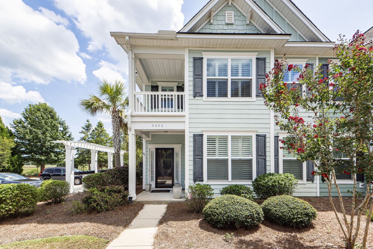 Primary Photo - 4 Bedroom 3.5 Bath Townhouse in Kingsbridg...
