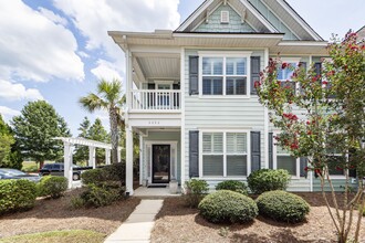 Building Photo - 2052 Promenade Ct