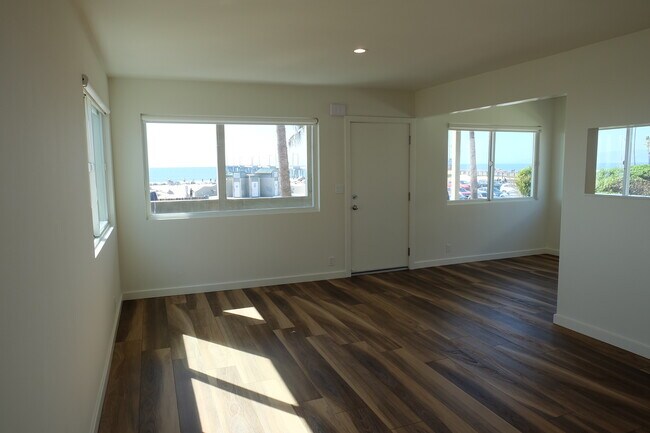 Foto del edificio - 3203 Ocean Front Walk