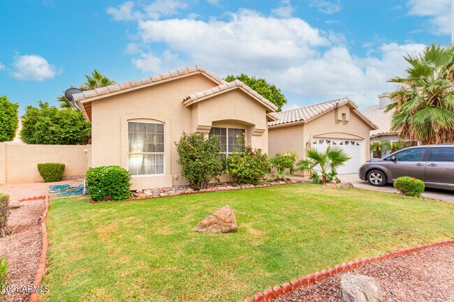 Building Photo - 542 S Cholla St