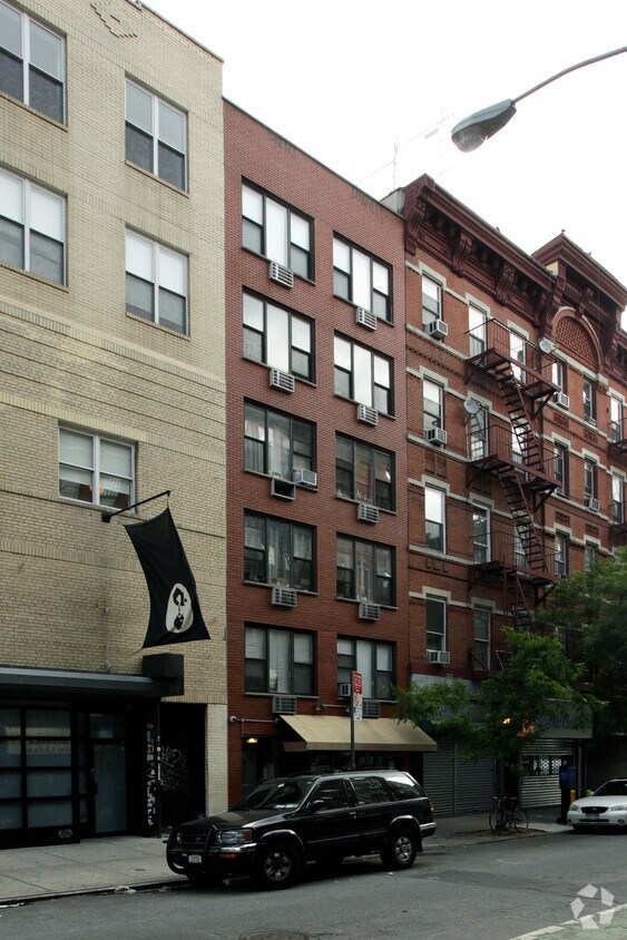 Building Photo - 126 Rivington St