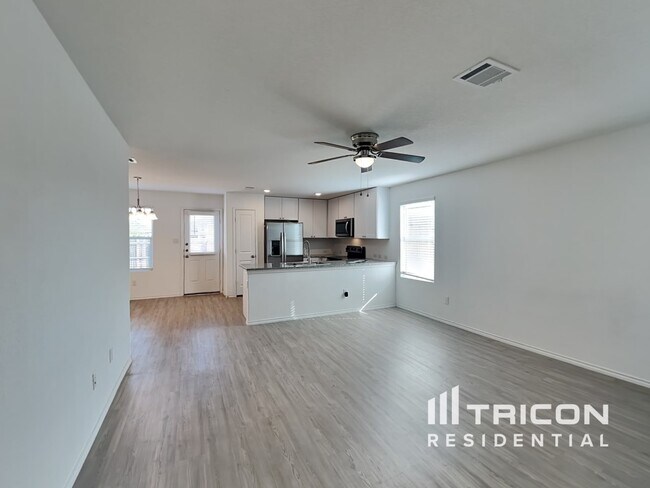 Building Photo - 2724 La Mundial Street Seguin TX