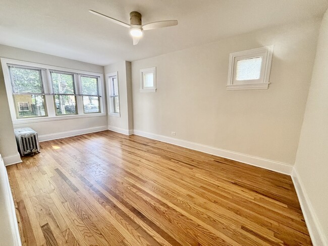 Foto del edificio - 4057 N Sacramento Ave