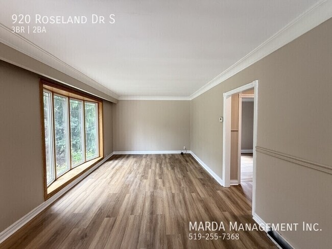 Building Photo - NEWLY RENOVATED 3 BED/2 BATH HOME ON ROSELAND GOLF COURSE + UTILITIES