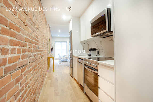 Photo du bâtiment - 1520 Av des Pins O