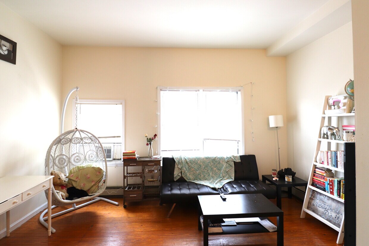 Primary Photo - 525 Bloomfield St